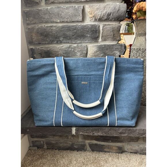 Draper James Chambray Savannah Large Duffle Bag blue white Coastal Resort Travel - Picture 1 of 16